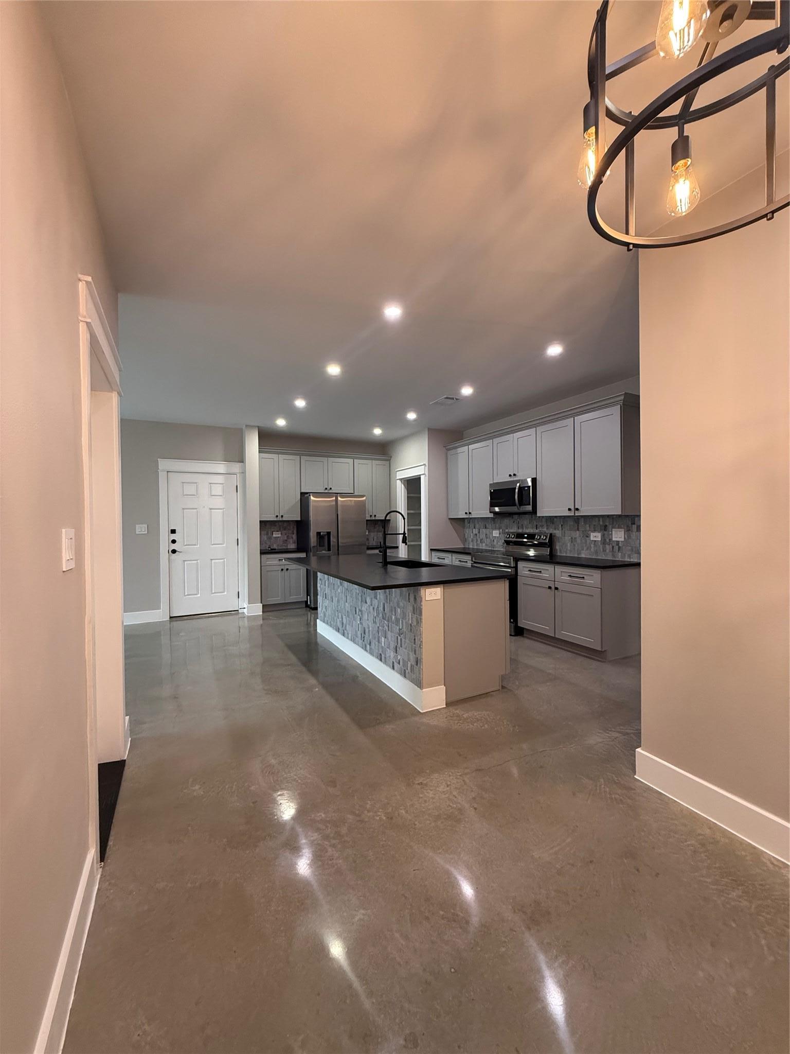 201 N Vandeveer Street Burnet TX 78611