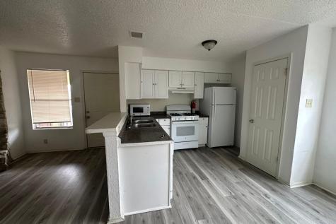 2202 Tabor Court Austin TX 78748