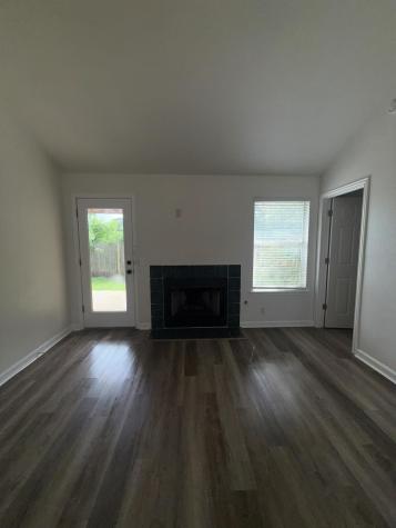 5807 Teri Road Austin TX 78744