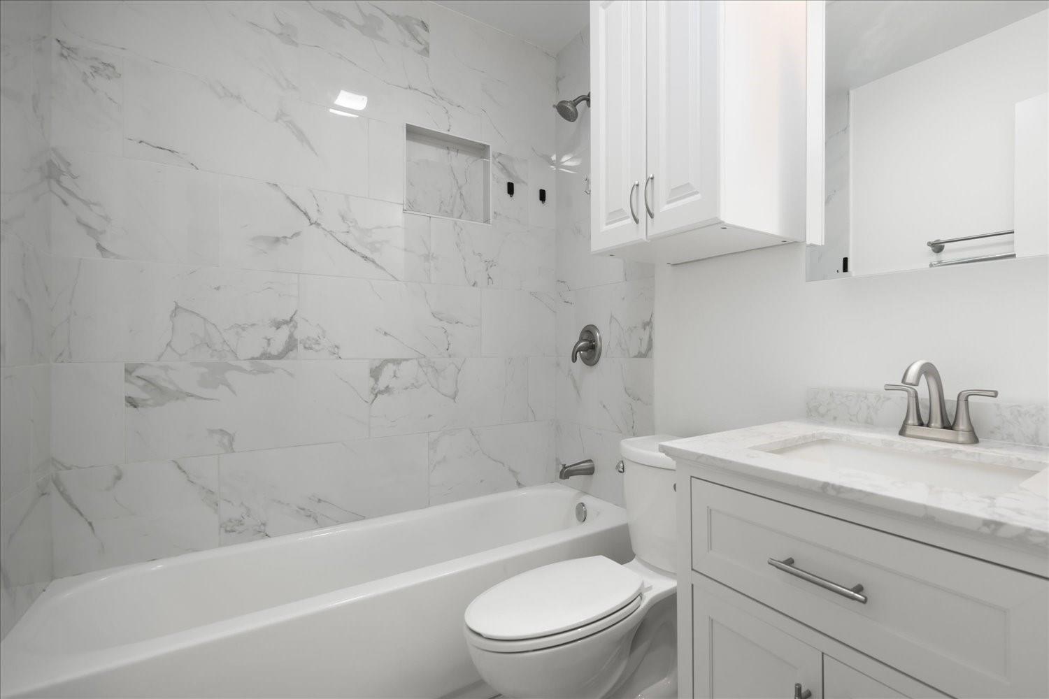 220 Sailmaster Street Lakeway TX 78734