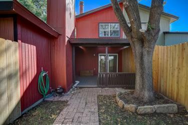 6906 Lovely Lane Austin TX 78744