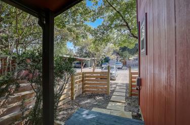 6906 Lovely Lane Austin TX 78744