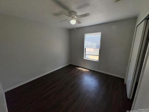 830 W Hutchins Place San Antonio TX 78221