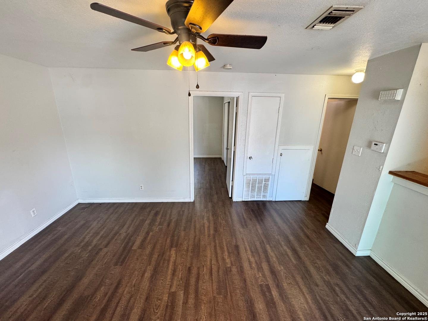 830 W Hutchins Place San Antonio TX 78221