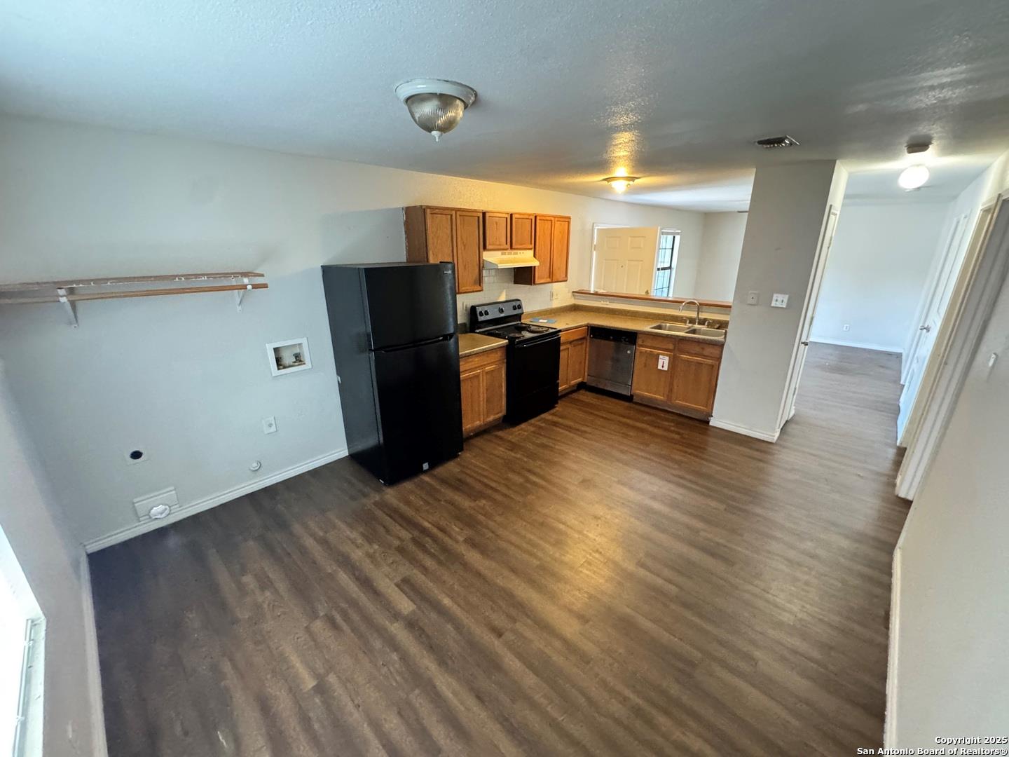 830 W Hutchins Place San Antonio TX 78221