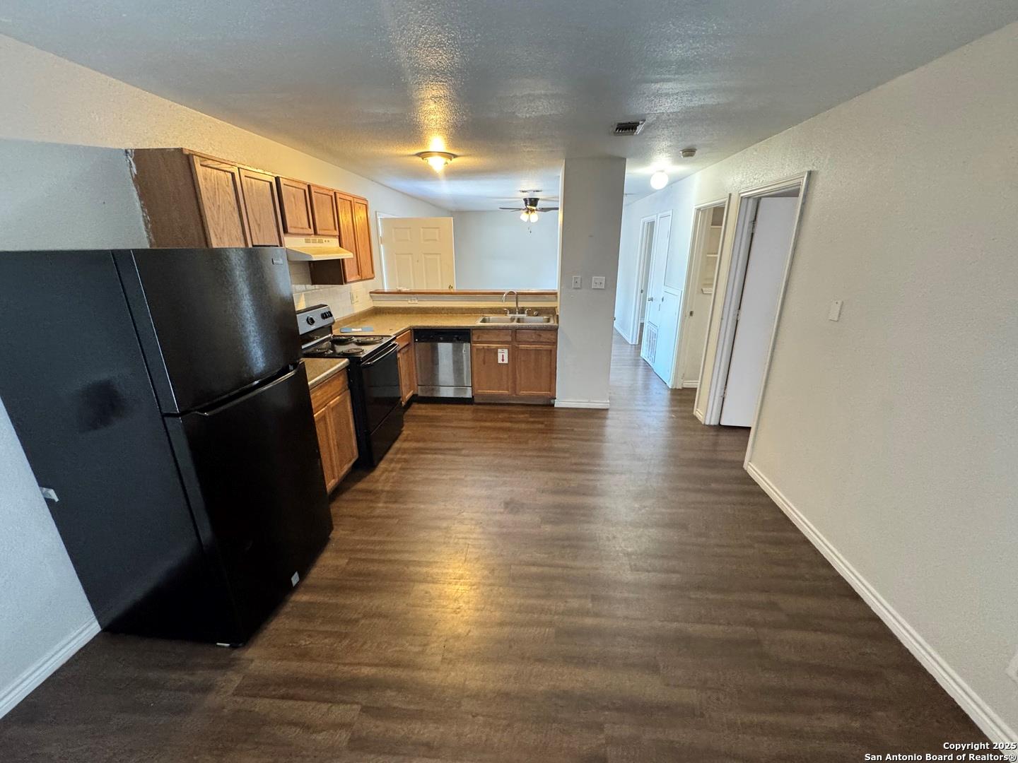 830 W Hutchins Place San Antonio TX 78221