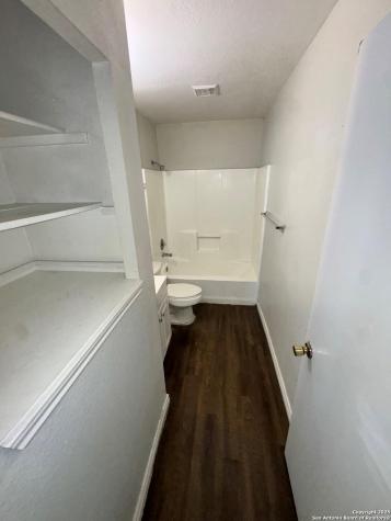 830 W Hutchins Place San Antonio TX 78221