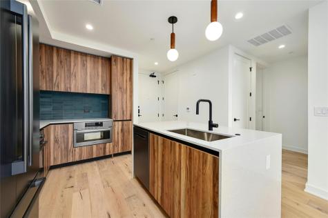 84 East Avenue Austin TX 78701