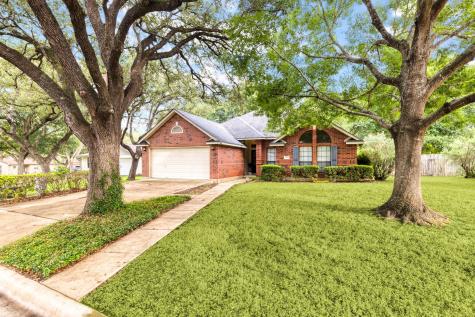 1502 Oak Knoll Lane Lockhart TX 78644