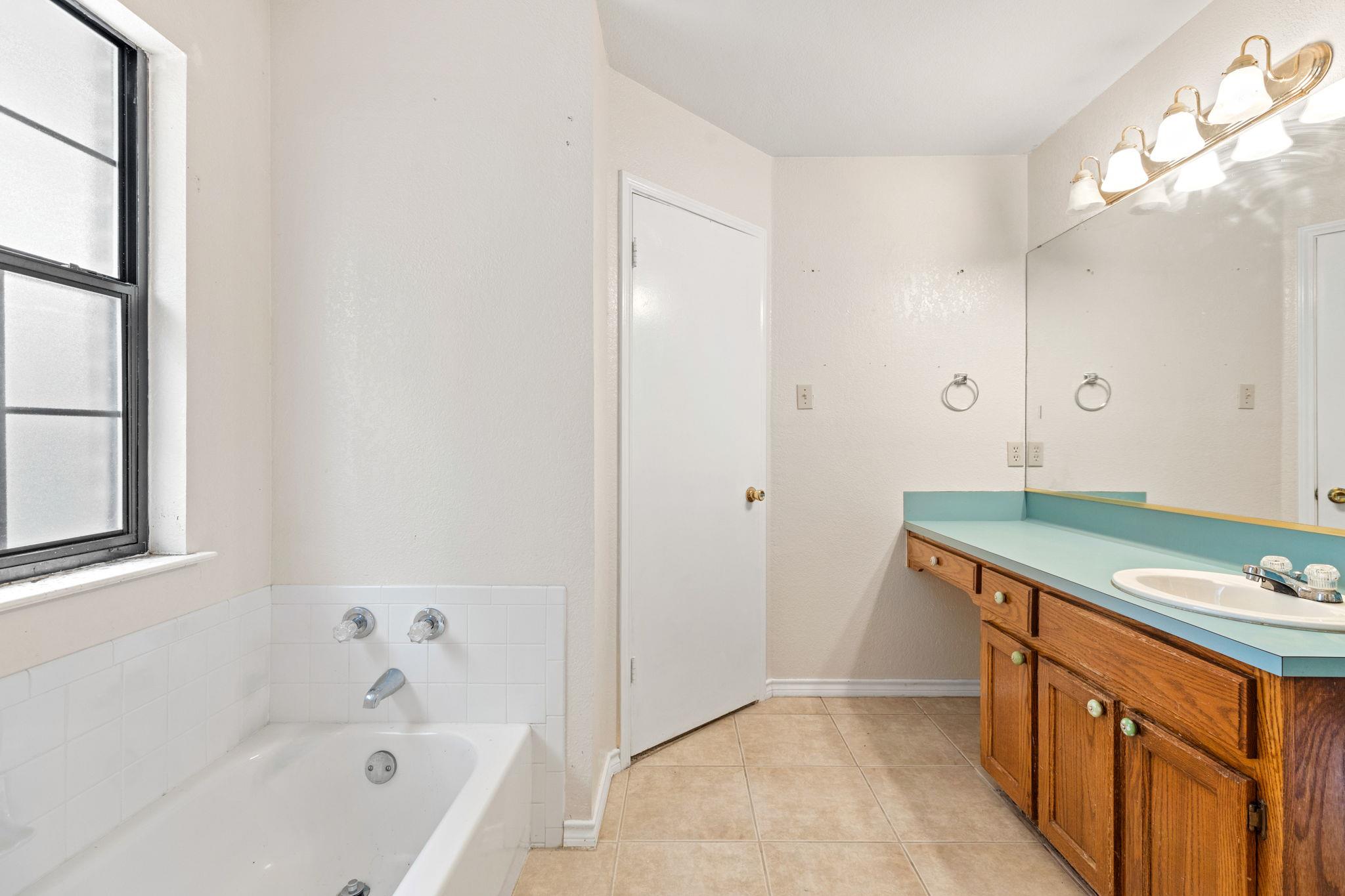 1502 Oak Knoll Lane Lockhart TX 78644