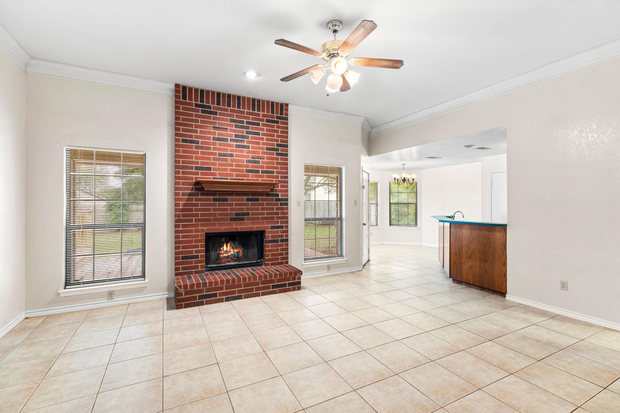 1502 Oak Knoll Lane Lockhart TX 78644