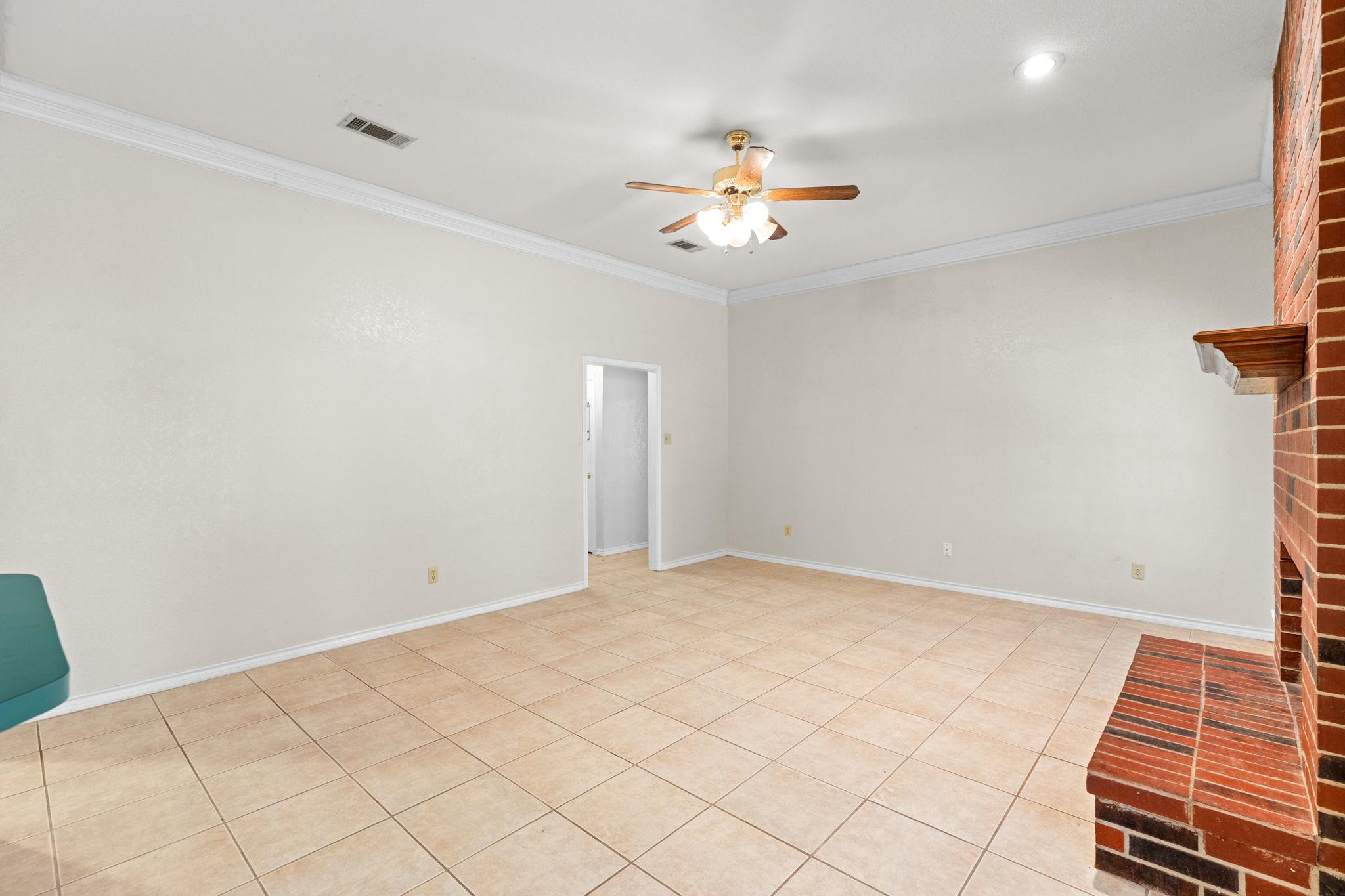 1502 Oak Knoll Lane Lockhart TX 78644