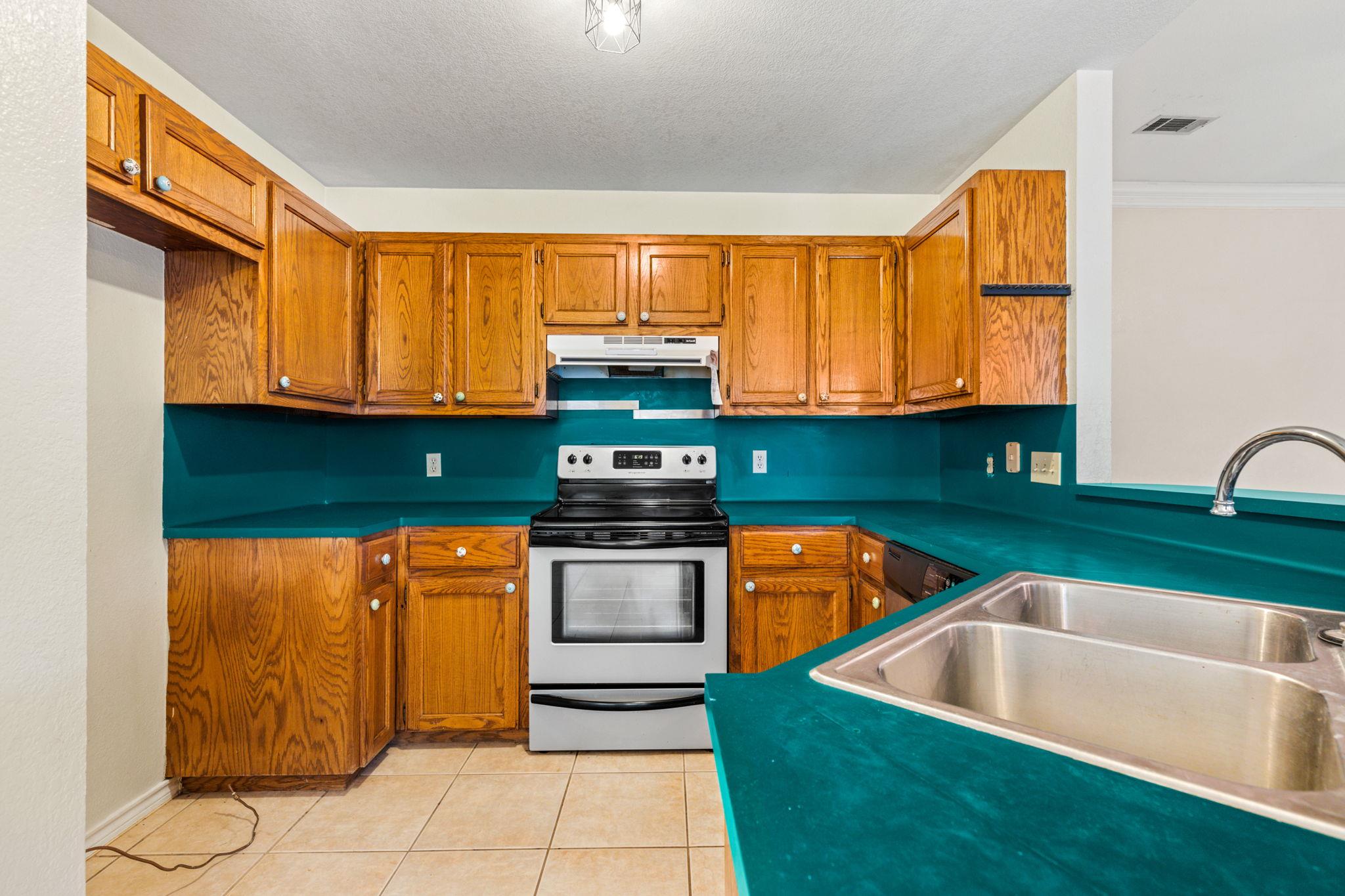 1502 Oak Knoll Lane Lockhart TX 78644