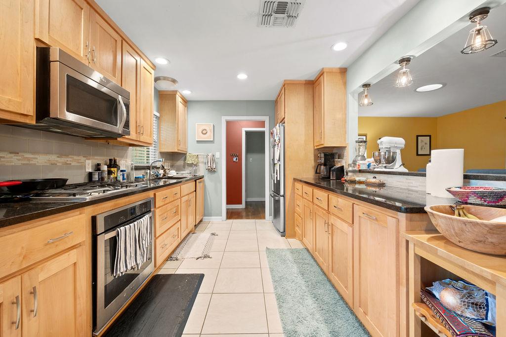 7512 Saint Louis Street Austin TX 78757