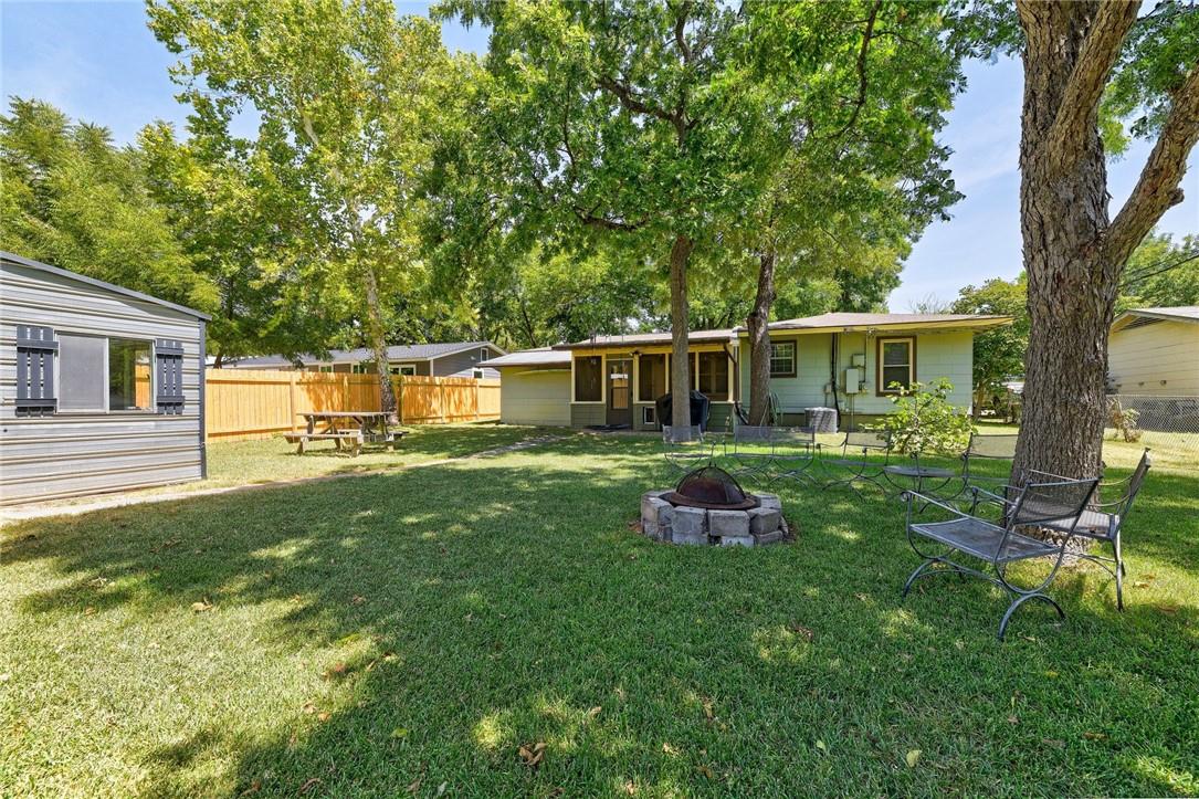 7512 Saint Louis Street Austin TX 78757