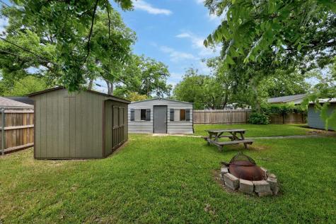 7512 Saint Louis Street Austin TX 78757