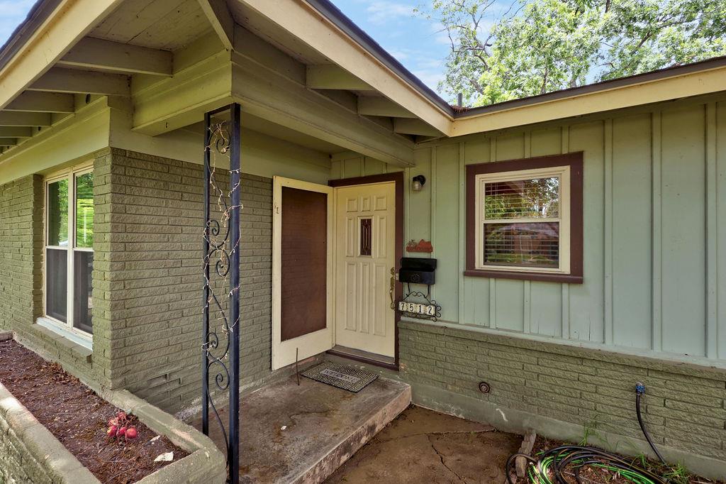 7512 Saint Louis Street Austin TX 78757