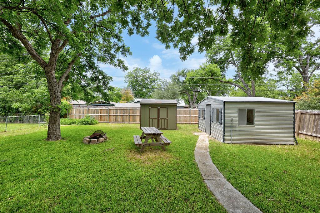 7512 Saint Louis Street Austin TX 78757