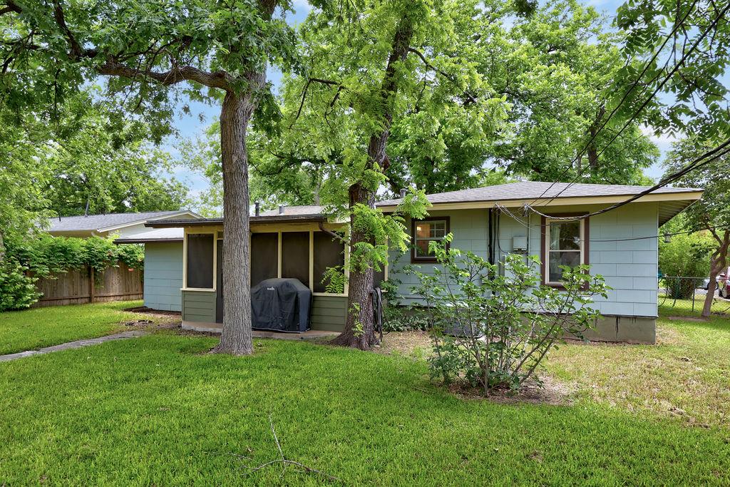 7512 Saint Louis Street Austin TX 78757