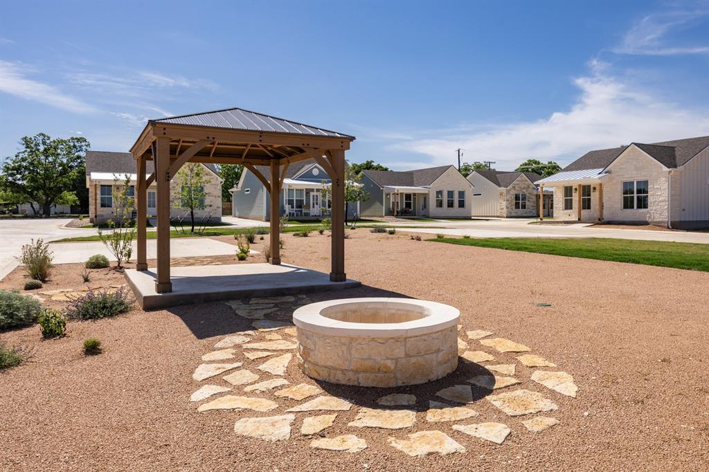 802 S Creek Street Fredericksburg TX 78624