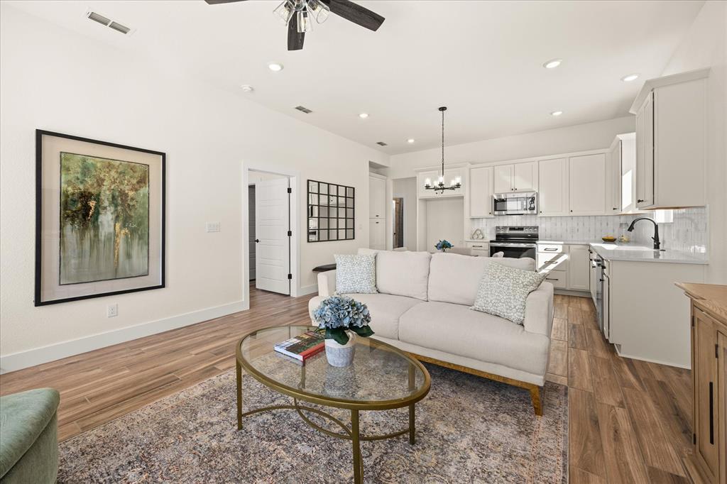 802 S Creek Street Fredericksburg TX 78624
