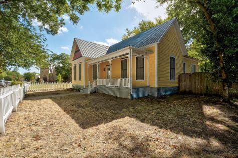 304 Olive Street Smithville TX 78957