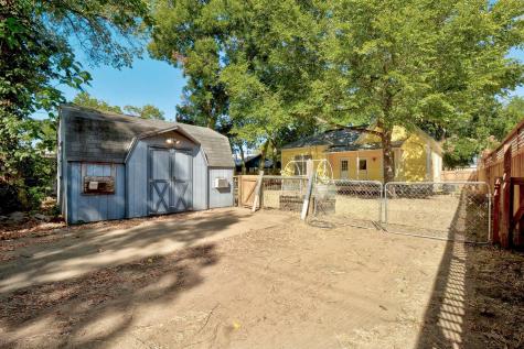 304 Olive Street Smithville TX 78957