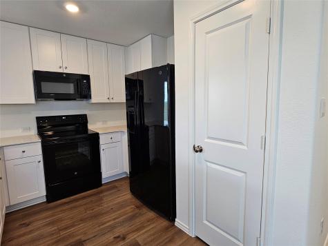 704 Commander Abbott Drive Jarrell TX 76537