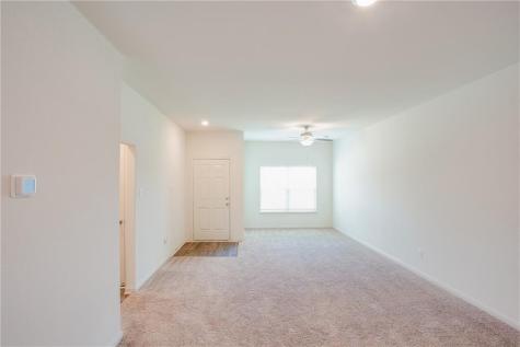 1004 Riverdale Cove Jarrell TX 76537
