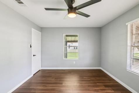 755 E Bellville Street Giddings TX 78942