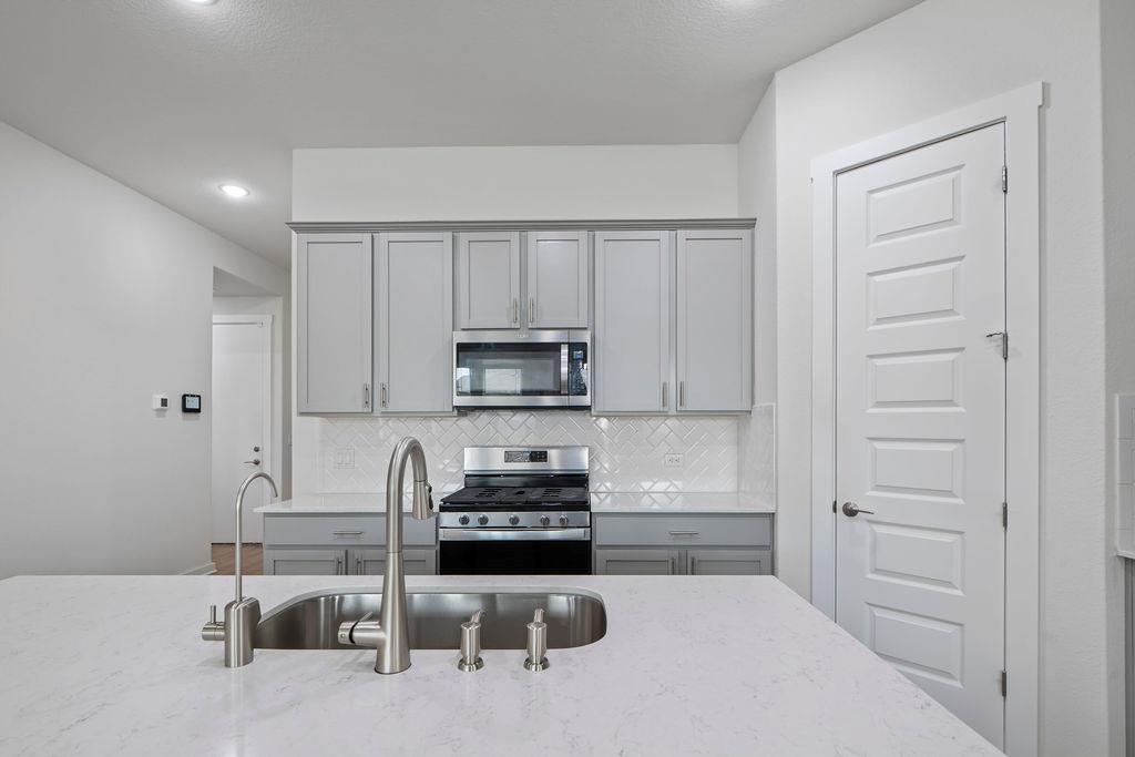 1813 Crow Hop View Leander TX 78641