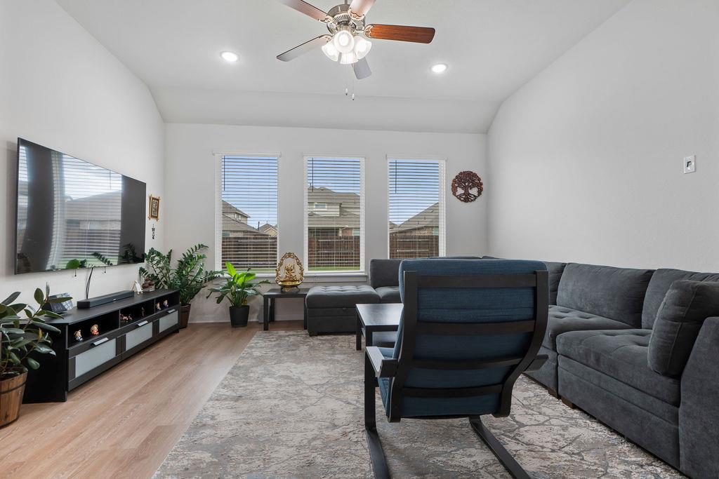 1813 Crow Hop View Leander TX 78641