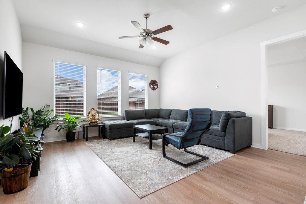 1813 Crow Hop View Leander TX 78641