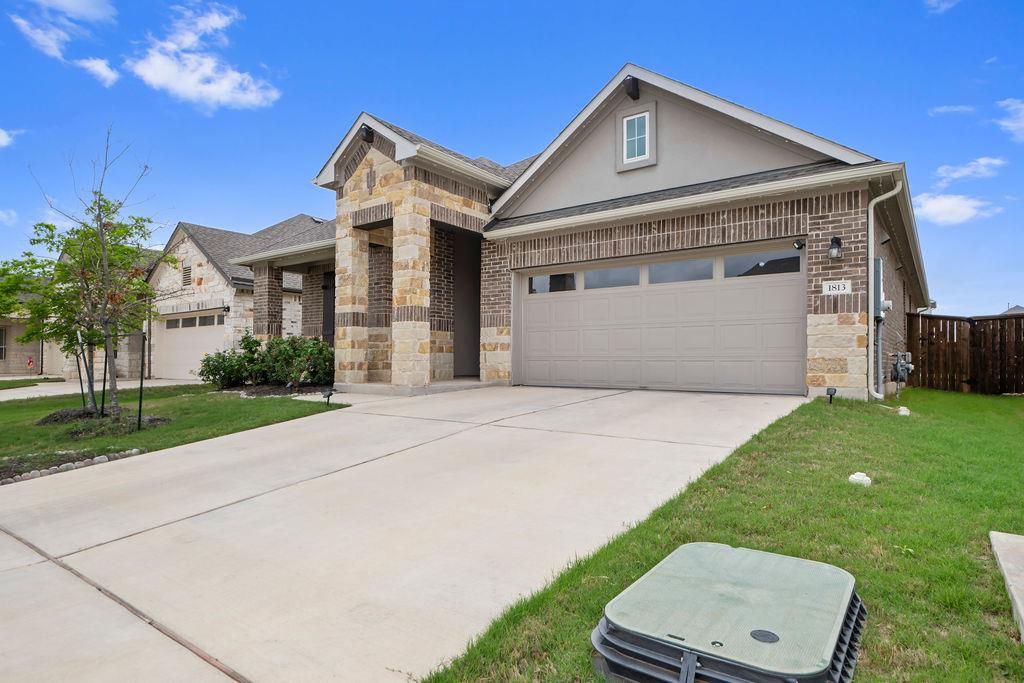 1813 Crow Hop View Leander TX 78641