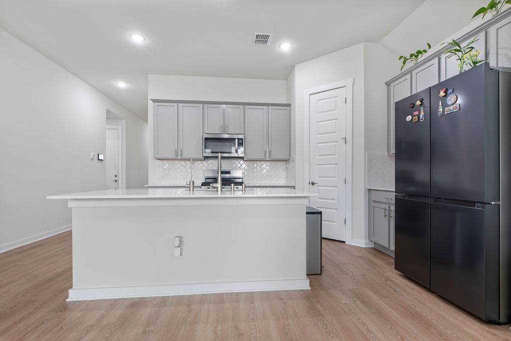 1813 Crow Hop View Leander TX 78641