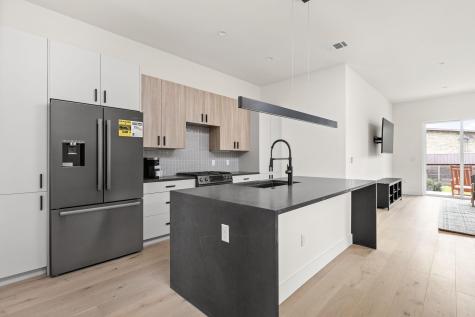 1402 Summit Street Austin TX 78741