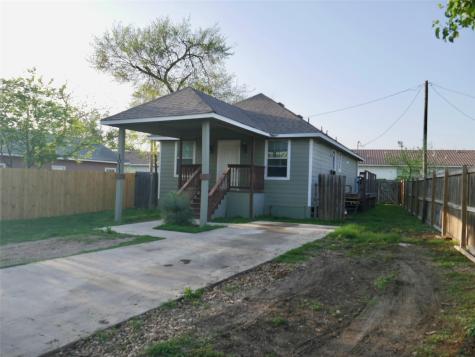 1013 Price Street Taylor TX 76574