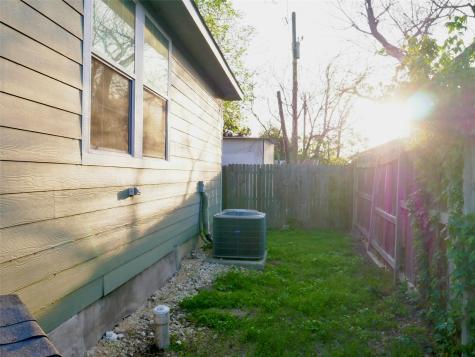 1013 Price Street Taylor TX 76574