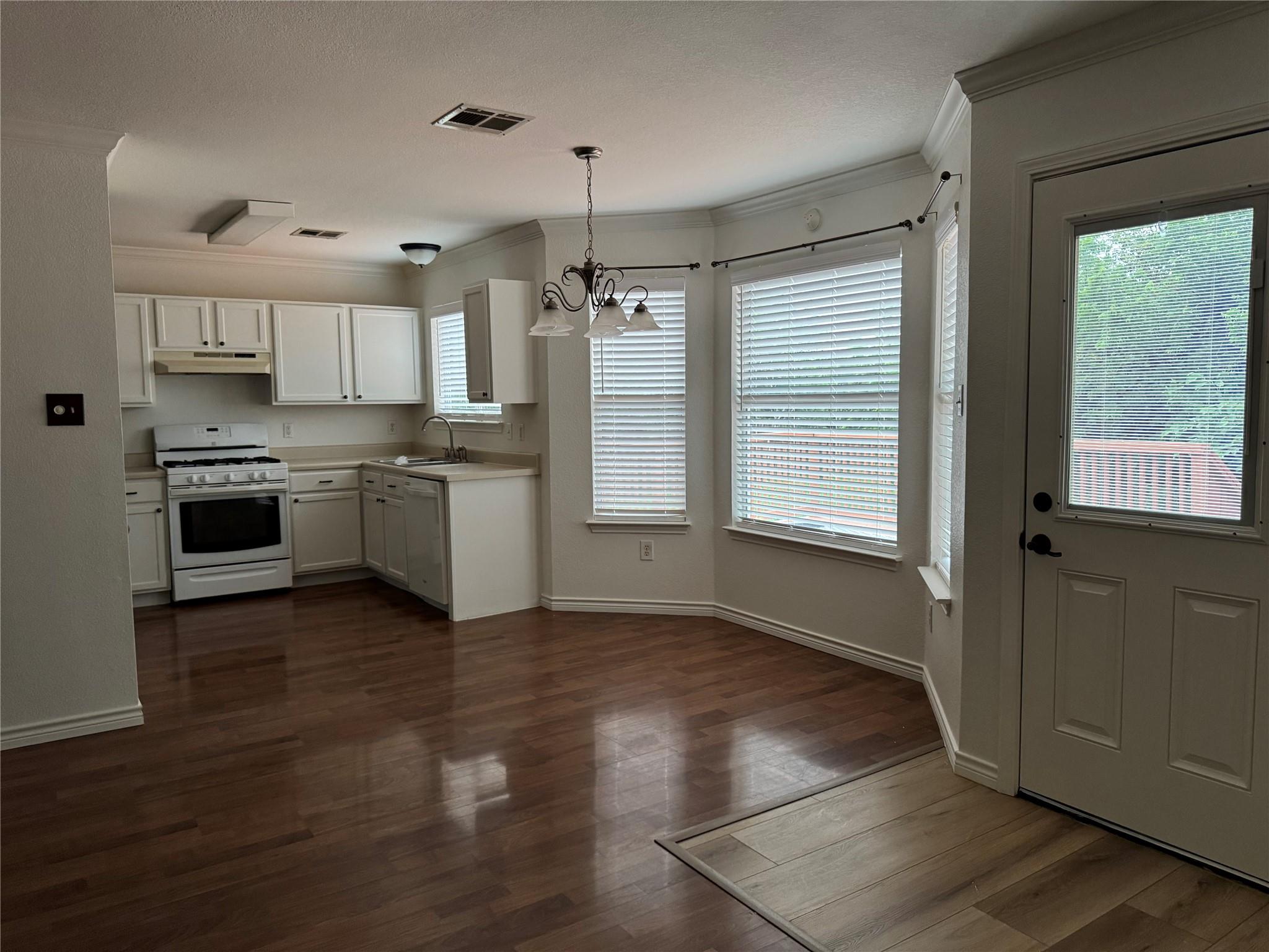1800 Twisted Oak Drive Leander TX 78641