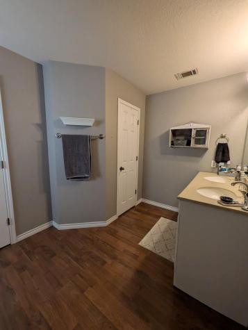 1800 Twisted Oak Drive Leander TX 78641