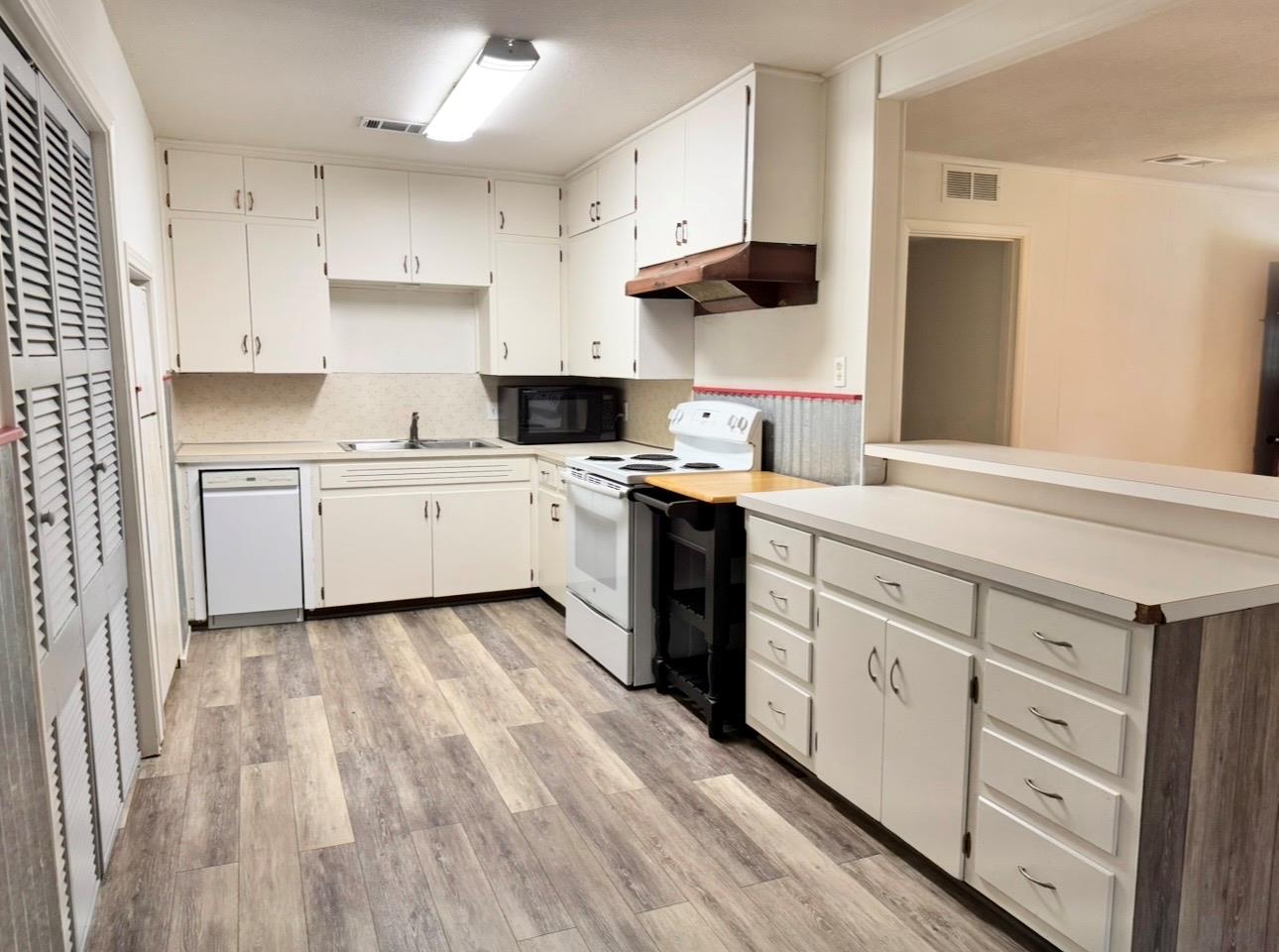 406 Swanee Drive Austin TX 78752