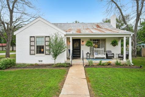 801 Bishop Street Smithville TX 78957