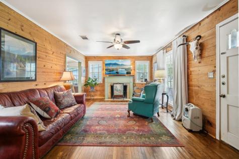 801 Bishop Street Smithville TX 78957