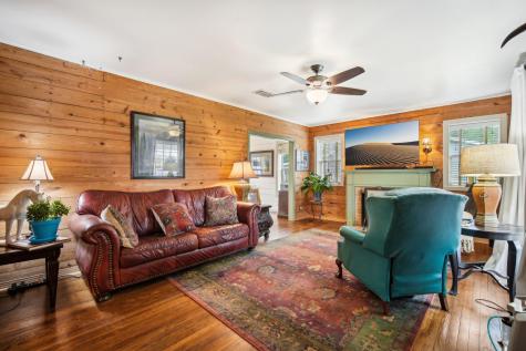 801 Bishop Street Smithville TX 78957