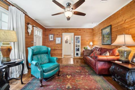 801 Bishop Street Smithville TX 78957