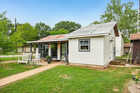 801 Bishop Street Smithville TX 78957