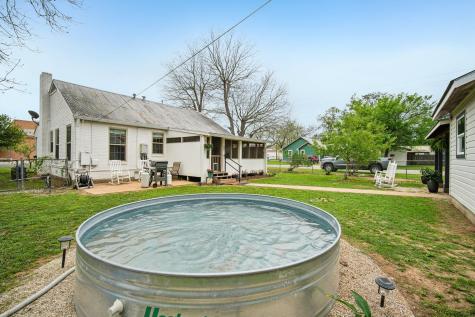 801 Bishop Street Smithville TX 78957