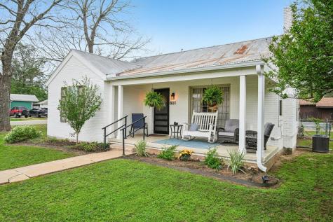 801 Bishop Street Smithville TX 78957