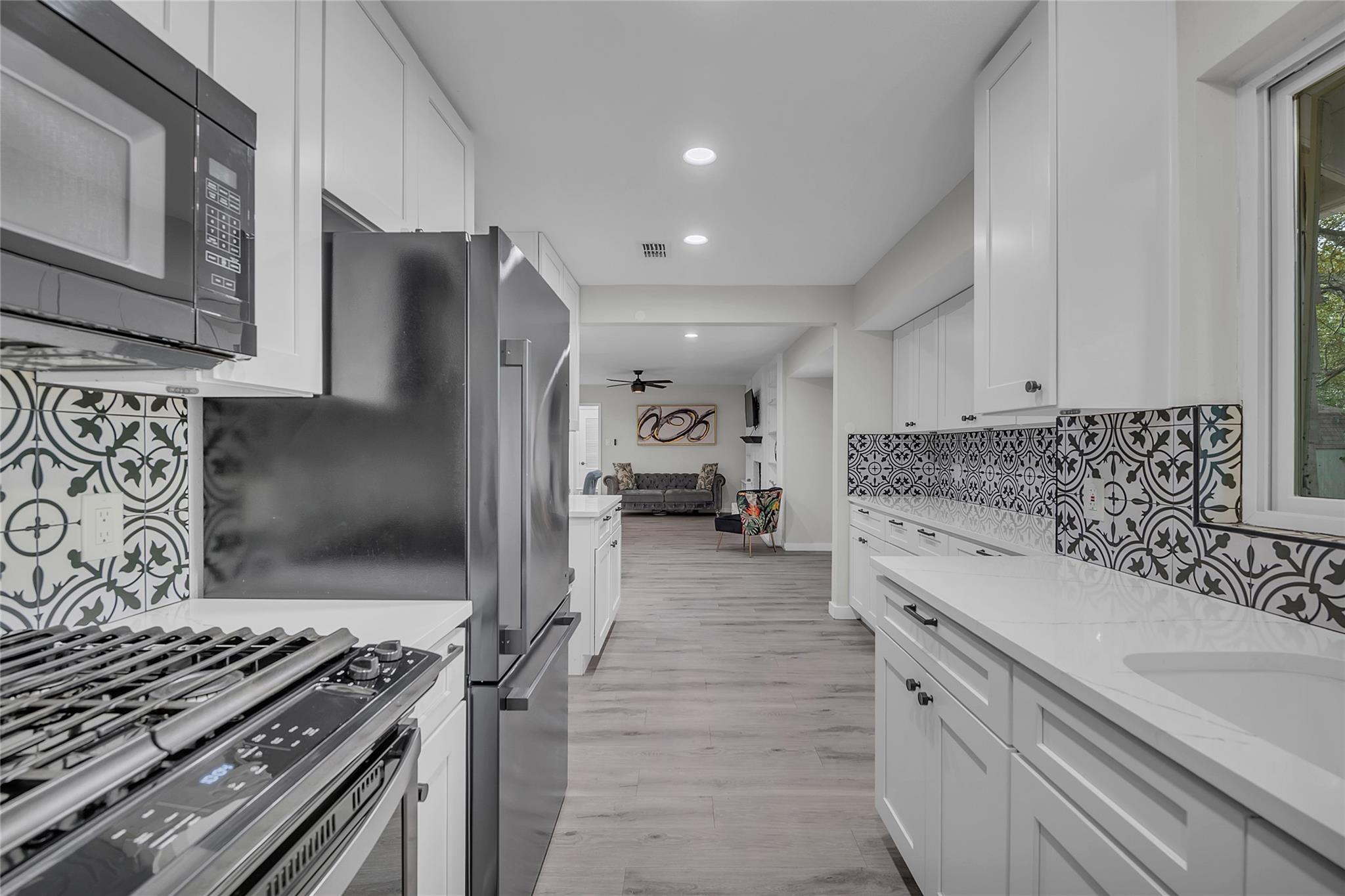 3400 Laguna Drive Austin TX 78741