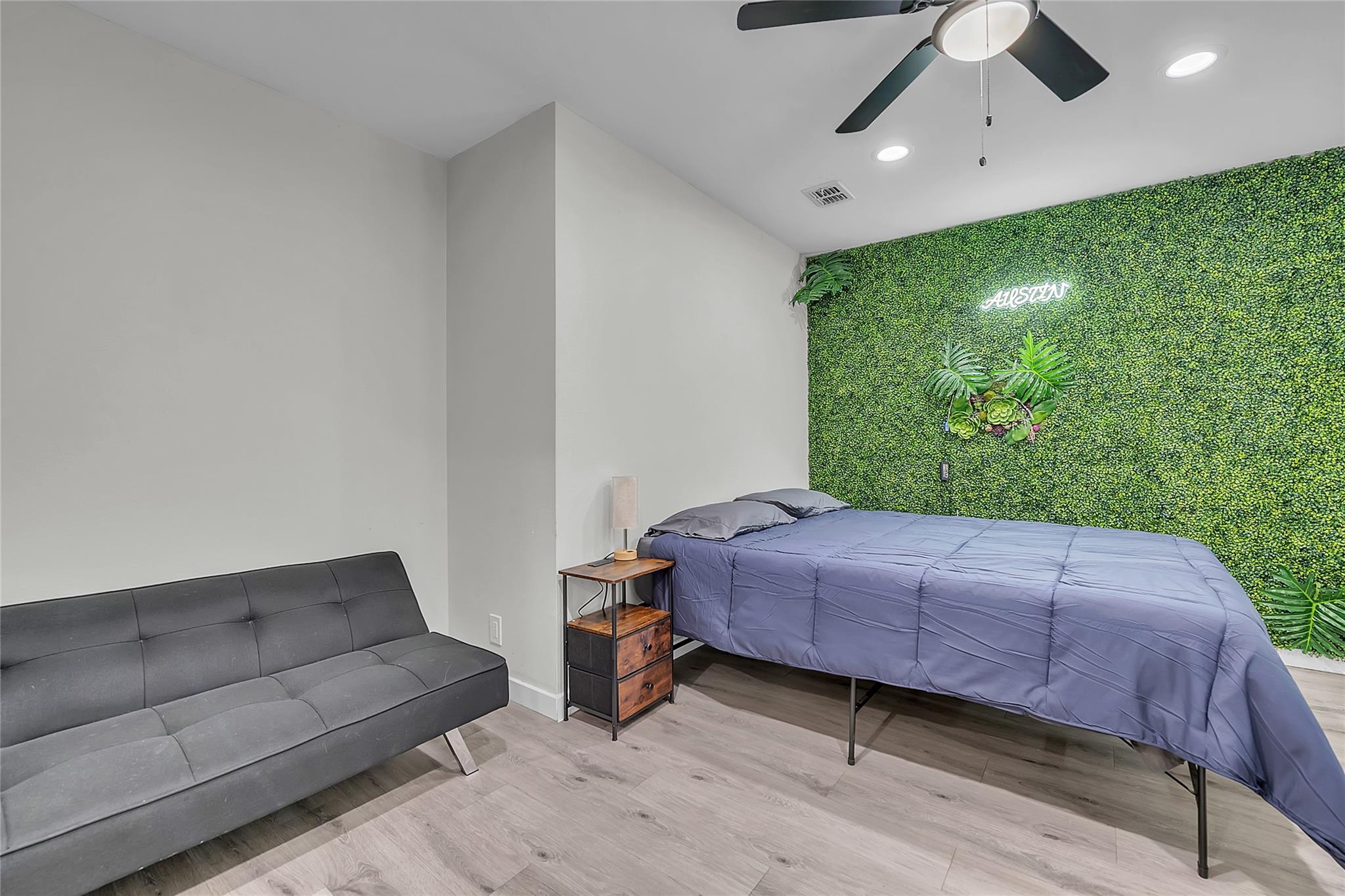3400 Laguna Drive Austin TX 78741